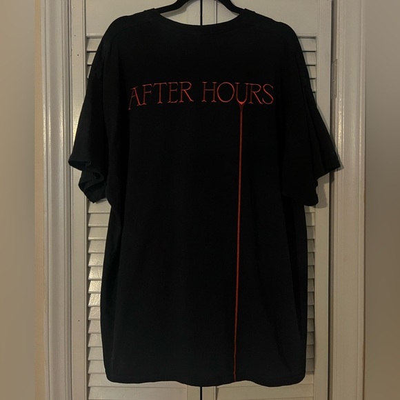 The Weekend XO After Hours Tour Graphic Tshirt - Picture 3 of 4